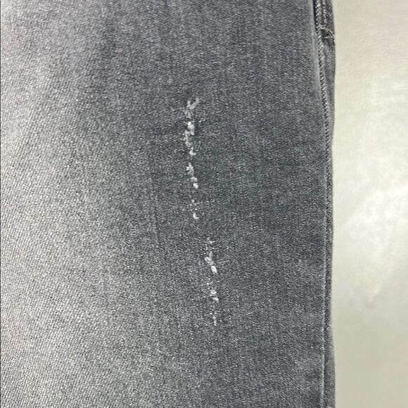 Democracy Gray Skinny Jeans with Contemporary Style - Picture 6 of 10